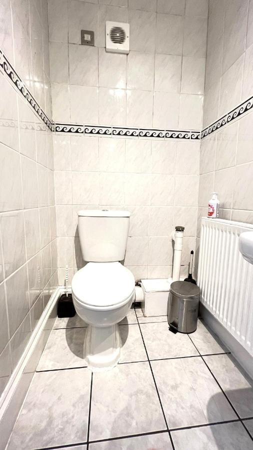 Aldgate Rooms Лондон Экстерьер фото