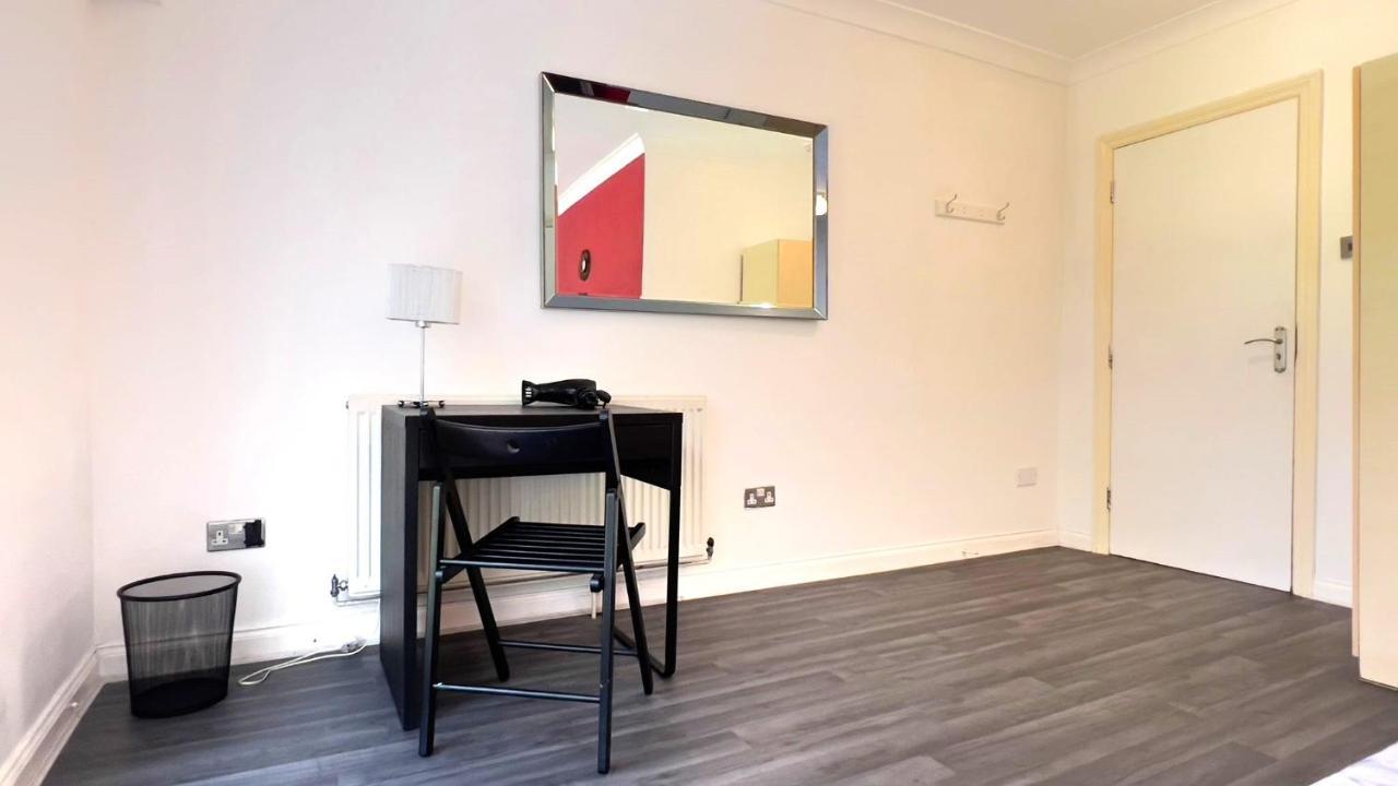 Aldgate Rooms Лондон Экстерьер фото
